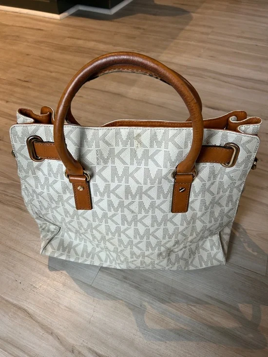 Michael Kors Cream & Brown Signature Tote with Matching Wallets and Crossbody - Picture 2 of 5
